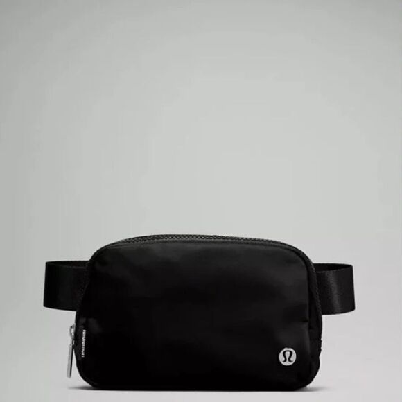 Lululemon Black Water Repellant Everywhere Belt Bag - Picture 3 of 7